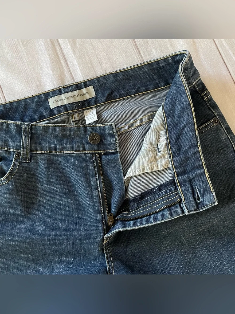 Chico's Platinum Denim Ultimate Fit Slim Leg Jeans Women’s Size 0.5 (S/6) Blue